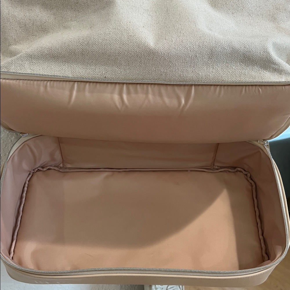 BEIS Mini Weekender Cream and Tan Canvas Bag - Picture 14 of 15